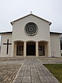 Der Eingang der neuen Pfarrkirche