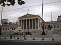 Parlamentsgebäude in Wien Einbindung: [[Parlament Wien.JPG|thumb|Parlamentsgebäude in Wien]]